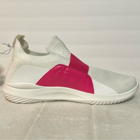 NWT Torrid Womens Shoes Elastic Knit Sneaker White Pink WIDE WIDTH Size 9.5 - Picture 7 of 16